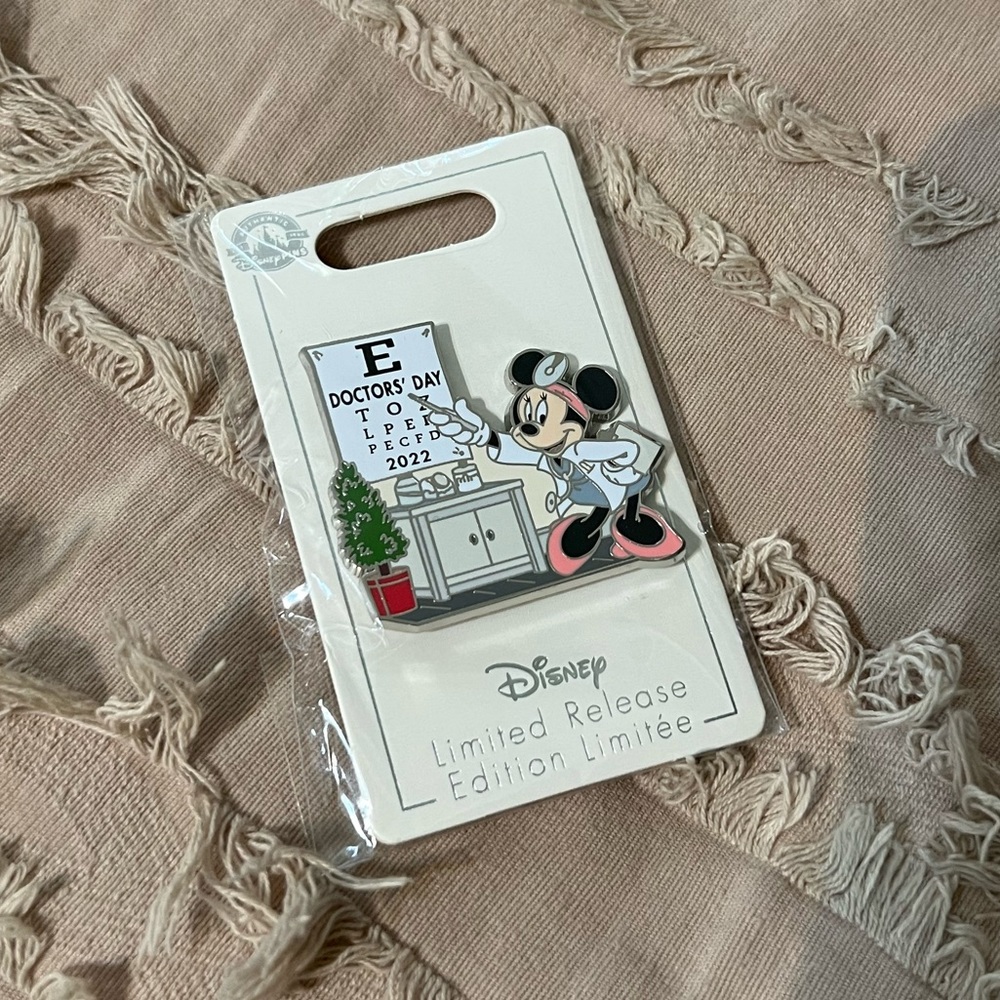 Disney Minnie Mouse Doctors Day pin 2022